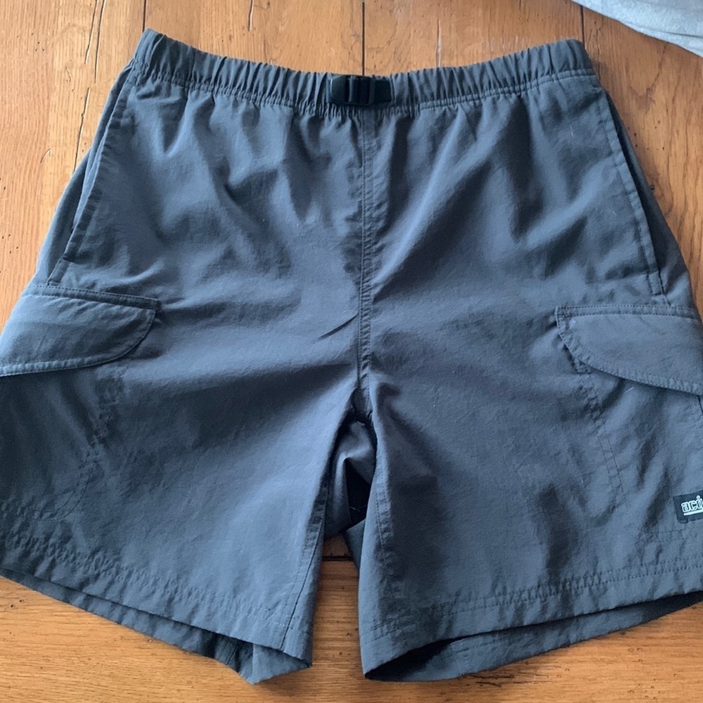 Nike ACG Women’s Active Shorts with Cargo Pockets for Hiking Golf Size Medium